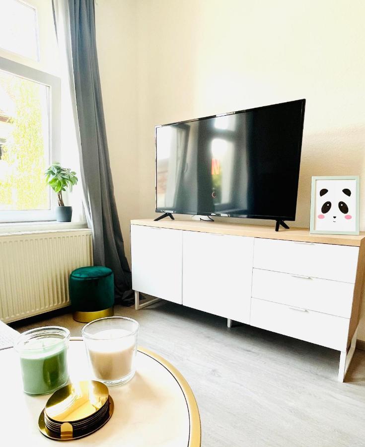 Renoviertes Apartment In Zentraler Lage - Wlan, Smart-Tv, Kuche, Balkon Und Queensize-Bett Fur 4 Gaste Ερφούρτη Εξωτερικό φωτογραφία